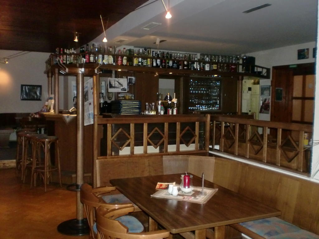 Hotel & Restaurant "Zum Firstenstein" Konigshain Bagian luar foto