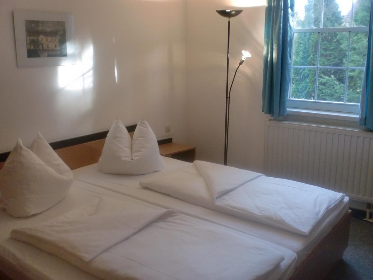 Hotel & Restaurant "Zum Firstenstein" Konigshain Bagian luar foto